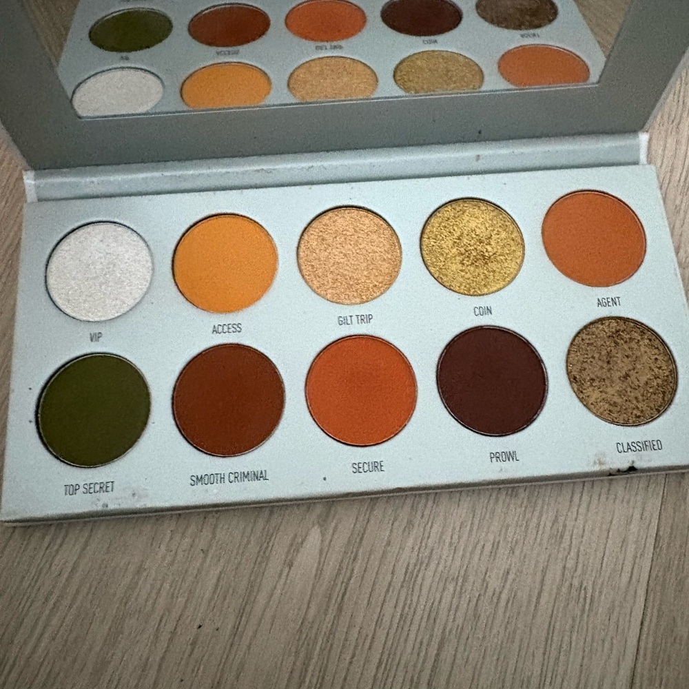 Morphe Warm & Metallic Eyeshadow Palette — Gold, Orange, Brown, Olive, Cream